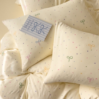 Megzti medvilniniai patalynės komplektas, keturių dalių — reakcijos spausdinimas, animacinių personažų ir augalų žiedų raštai, tinkamas visiems metų laikams