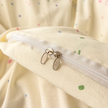 Megzti medvilniniai patalynės komplektas, keturių dalių — reakcijos spausdinimas, animacinių personažų ir augalų žiedų raštai, tinkamas visiems metų laikams