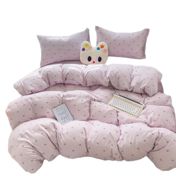 Megzti medvilniniai patalynės komplektas, keturių dalių — reakcijos spausdinimas, animacinių personažų ir augalų žiedų raštai, tinkamas visiems metų laikams