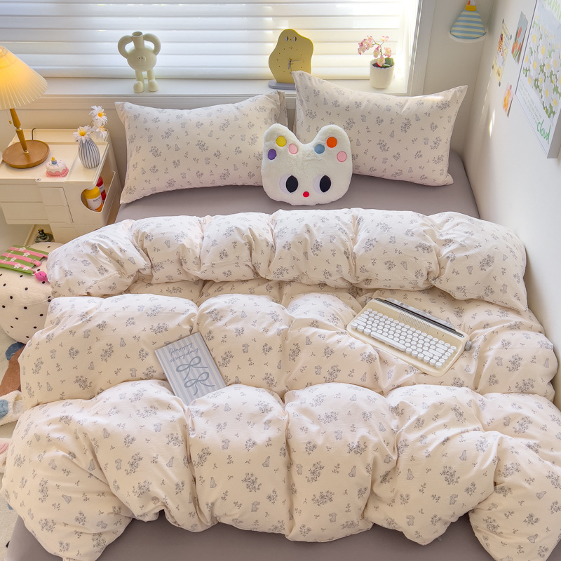 Megzti medvilniniai patalynės komplektas, keturių dalių — reakcijos spausdinimas, animacinių personažų ir augalų žiedų raštai, tinkamas visiems metų laikams