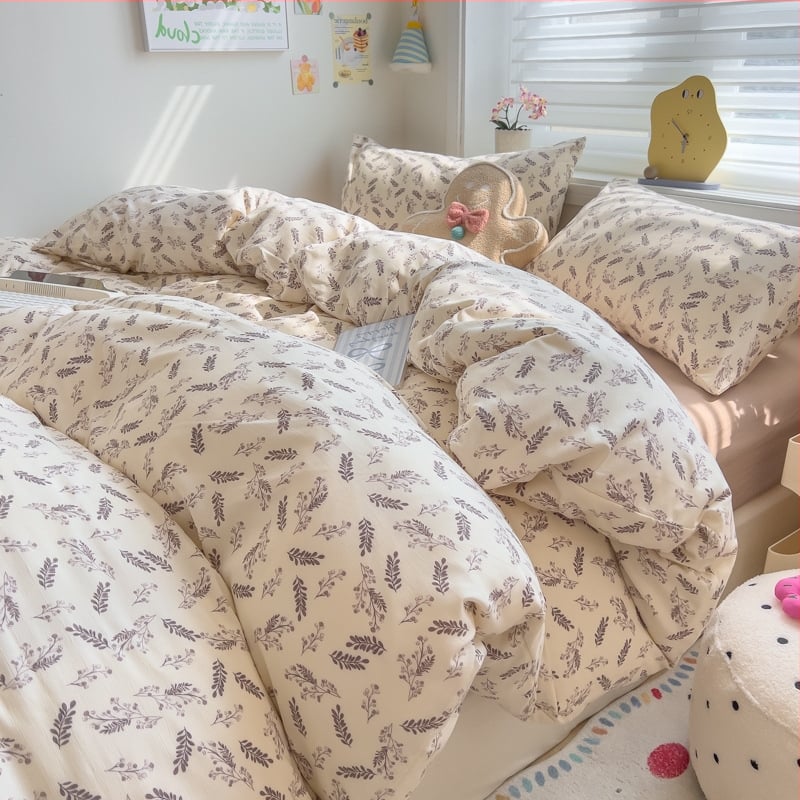 Megzti medvilniniai patalynės komplektas, keturių dalių — reakcijos spausdinimas, animacinių personažų ir augalų žiedų raštai, tinkamas visiems metų laikams