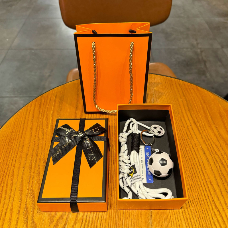 Adore lauatennise võtmehoidja seljakoti ripatsiga – nailon, sportlik stiil, eraldi pakendatud, ideaalne lõpetamise kingitus