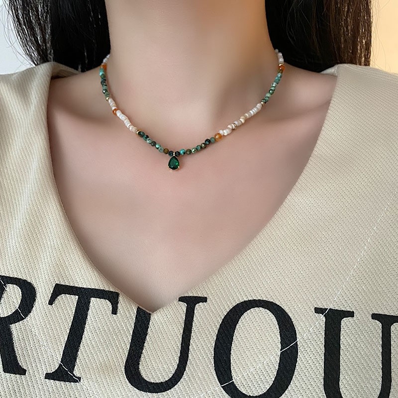 Kaklo vėrinys su natūraliu akmeniu, rankų darbo pakabukas iš titano plieno, rutulinė grandinė, apimtis 31–40 cm, geometrinis dizainas.