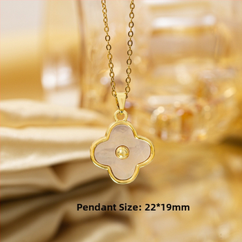 Titano plieno kaklo vėrinys su keturių lapų dobilu pakabuku, varinis įdėtas su cirkoniais, mikro įtvirtinimas, grandinėlė Flash o chain