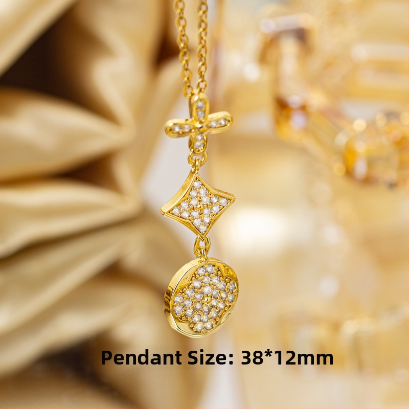 Titano plieno kaklo vėrinys su keturių lapų dobilu pakabuku, varinis įdėtas su cirkoniais, mikro įtvirtinimas, grandinėlė Flash o chain