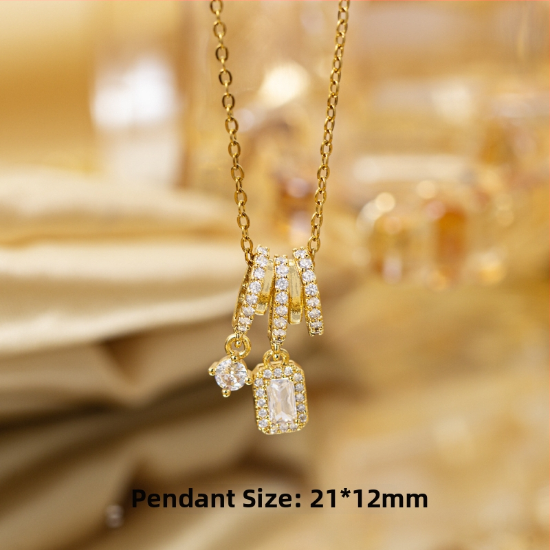 Titano plieno kaklo vėrinys su keturių lapų dobilu pakabuku, varinis įdėtas su cirkoniais, mikro įtvirtinimas, grandinėlė Flash o chain