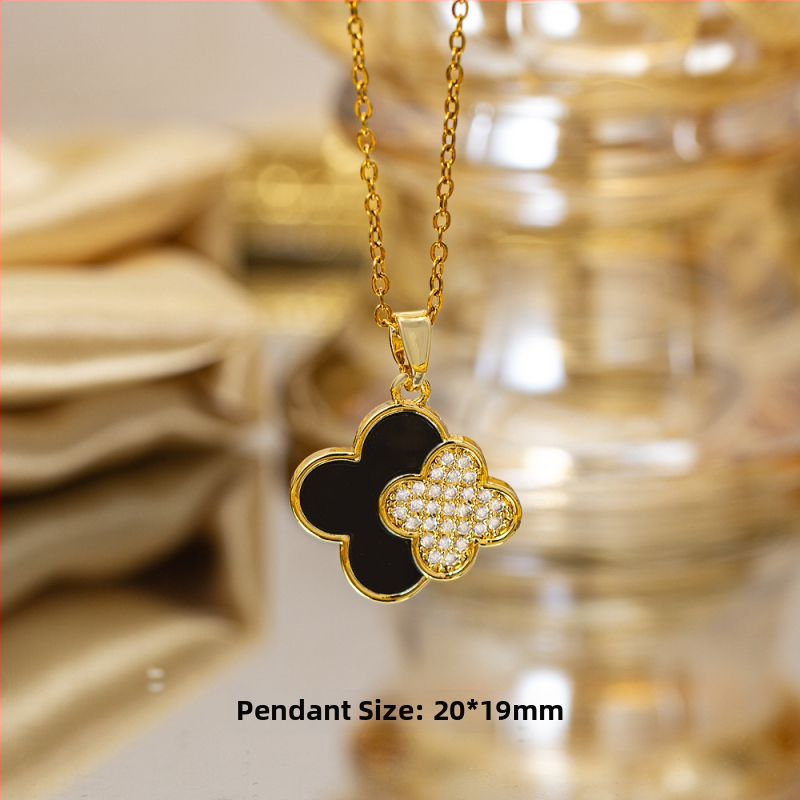 Titano plieno kaklo vėrinys su keturių lapų dobilu pakabuku, varinis įdėtas su cirkoniais, mikro įtvirtinimas, grandinėlė Flash o chain