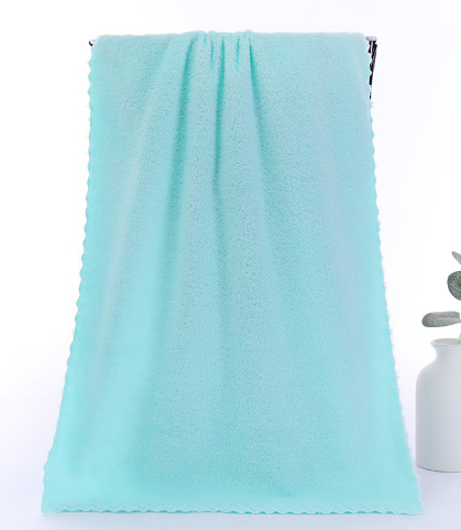Greitai džiūstantis koralo veliūro vonios rankšluostis | 200–300 g, 150D siūlai, kraštas siuvimas