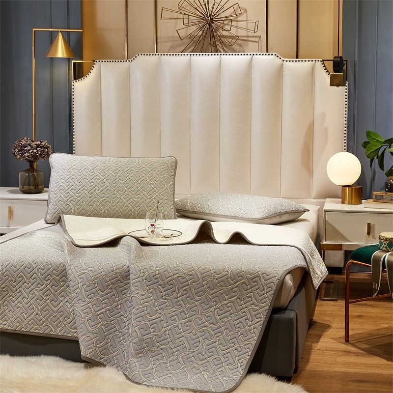 3 dalių natūralaus latekso aušinančio kilimėlių rinkinys – latekso kiekis 90%+; spausdinta apdaila; šiuolaikiškas minimalistinis stilius