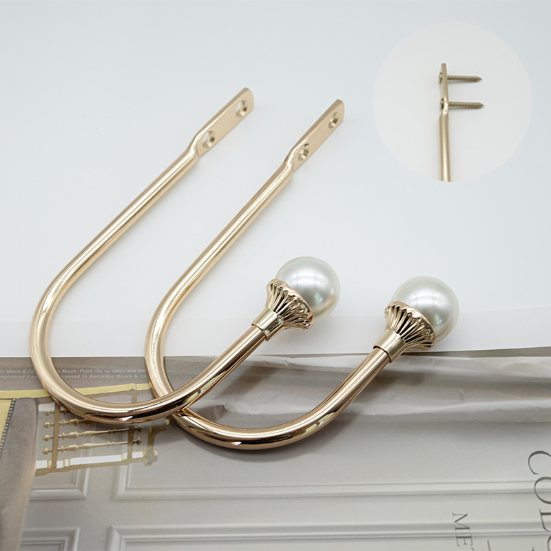 U formos užuolaidų kabliukai be gręžimo sieniniam tvirtinimui – audinys, paprastas ir šiuolaikiškas stilius