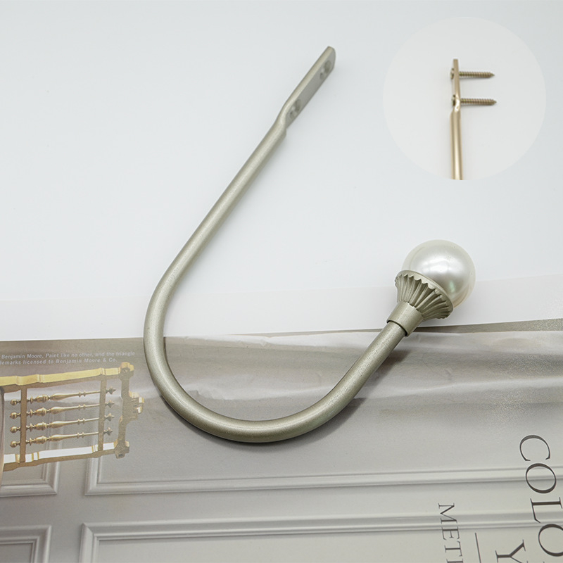 U formos užuolaidų kabliukai be gręžimo sieniniam tvirtinimui – audinys, paprastas ir šiuolaikiškas stilius