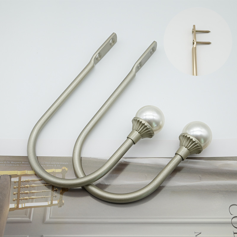 U formos užuolaidų kabliukai be gręžimo sieniniam tvirtinimui – audinys, paprastas ir šiuolaikiškas stilius