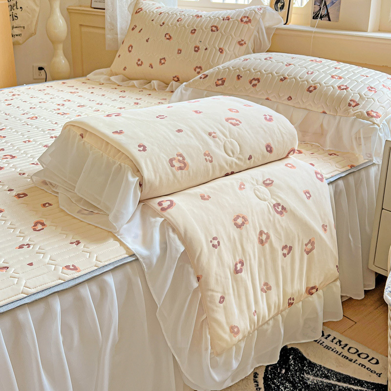 Latekso vėsinantis komplektas lovai — 4 dalių užvalkalų rinkinys + 3 dalių ledo šilko kilimėlis, šiuolaikinis minimalistinis stilius, spausdinta audinys