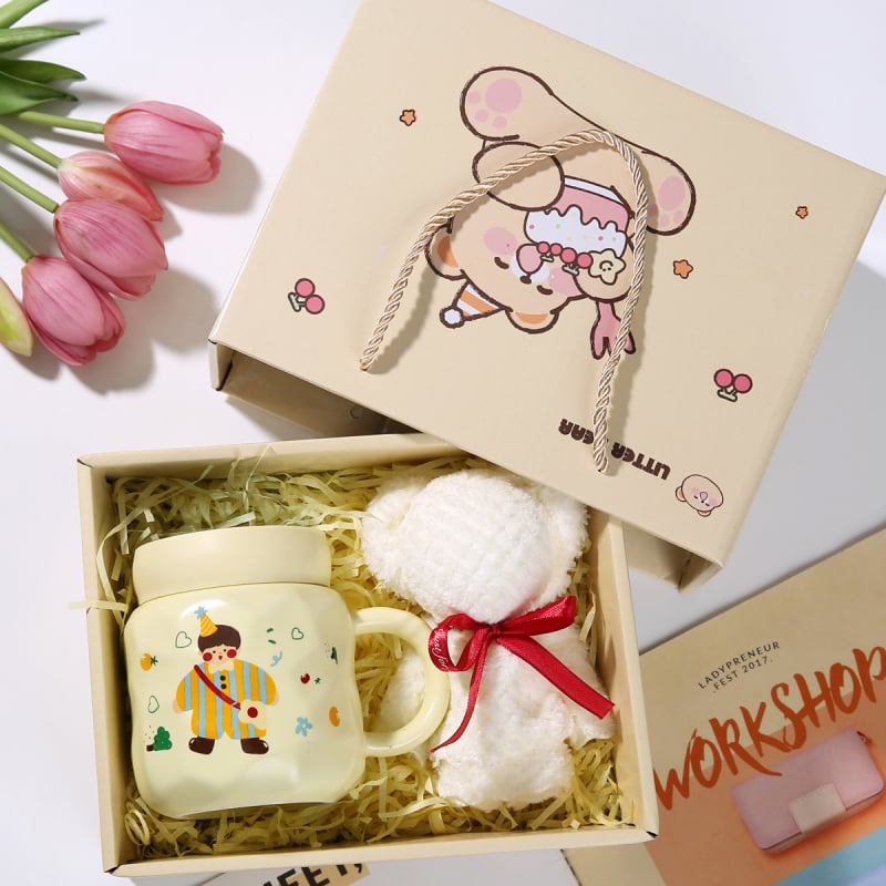 Keraamiline kruus Cartoon Candy Series kaanega kinkekarbis – kolmetosaline komplekt, peegeltaoline viimistlus, mikrolaineohutu