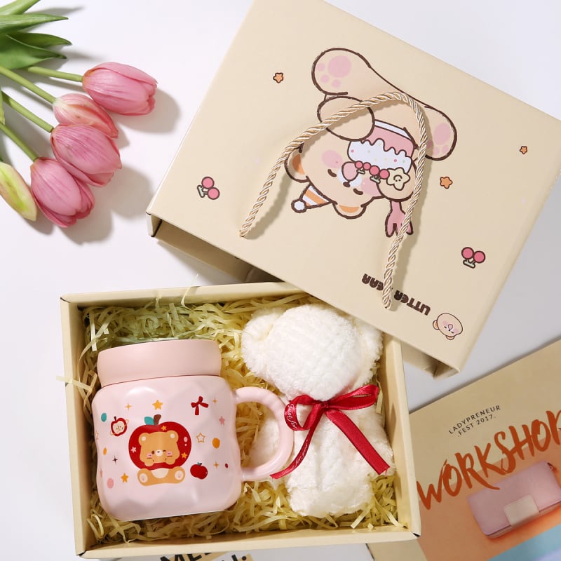 Keraamiline kruus Cartoon Candy Series kaanega kinkekarbis – kolmetosaline komplekt, peegeltaoline viimistlus, mikrolaineohutu