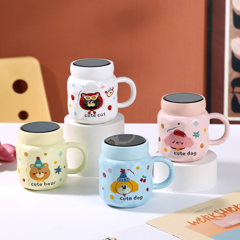 Keraamiline kruus Cartoon Candy Series kaanega kinkekarbis – kolmetosaline komplekt, peegeltaoline viimistlus, mikrolaineohutu