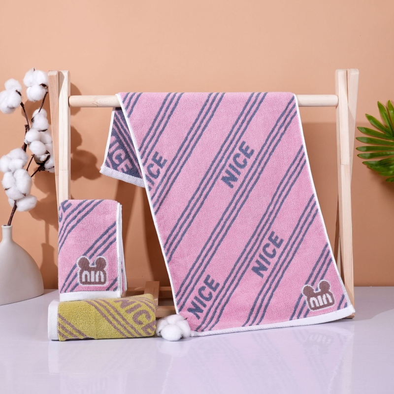 Medvilninis veido rankšluostis suaugusiems, storas ir sugeriančios, logotipo pritaikymas; siūlai 32s; svoris 100–120 g; apdaila: siuvimas, džakardas