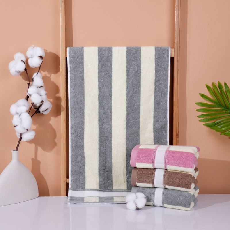 Medvilninis veido rankšluostis suaugusiems, storas ir sugeriančios, logotipo pritaikymas; siūlai 32s; svoris 100–120 g; apdaila: siuvimas, džakardas