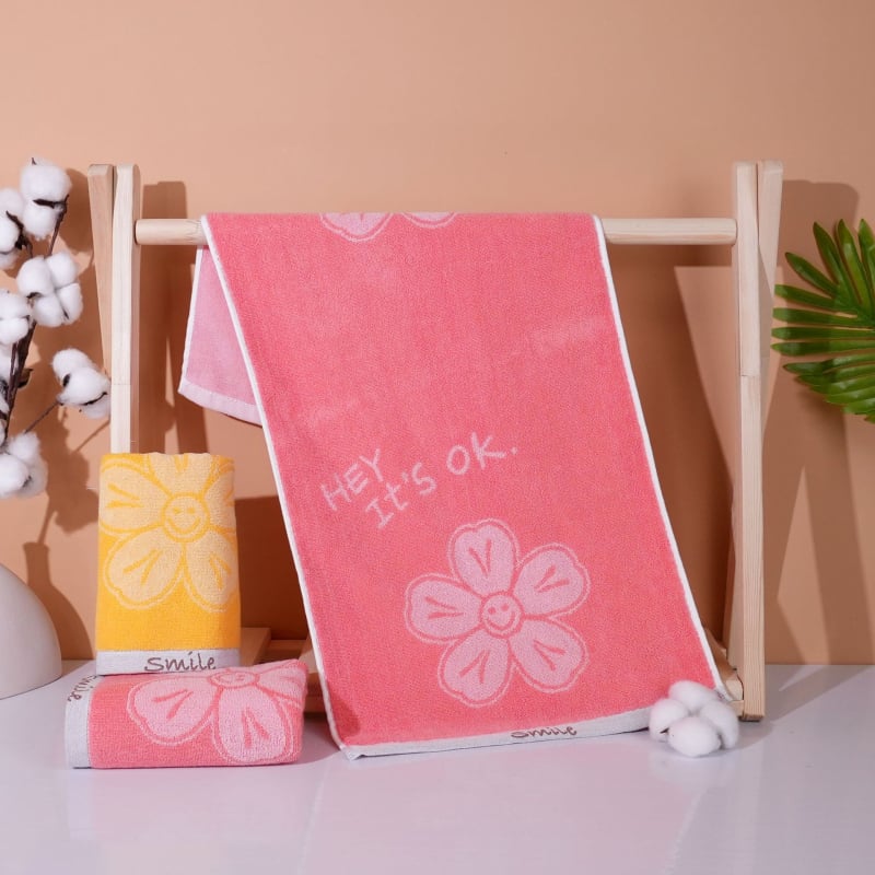 Medvilninis veido rankšluostis suaugusiems, storas ir sugeriančios, logotipo pritaikymas; siūlai 32s; svoris 100–120 g; apdaila: siuvimas, džakardas