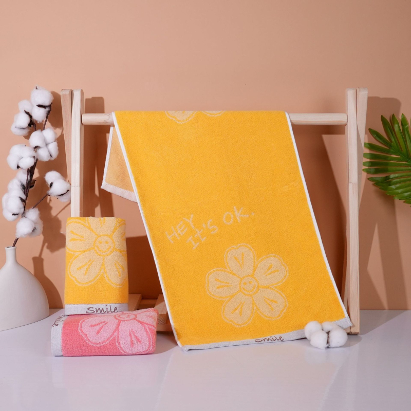 Medvilninis veido rankšluostis suaugusiems, storas ir sugeriančios, logotipo pritaikymas; siūlai 32s; svoris 100–120 g; apdaila: siuvimas, džakardas