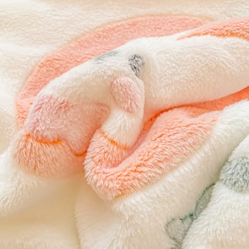 Talvine polüesterfliis tekk lumehelvestemotiividega: geomeetrilised, animatsiooni ja lillemustrid