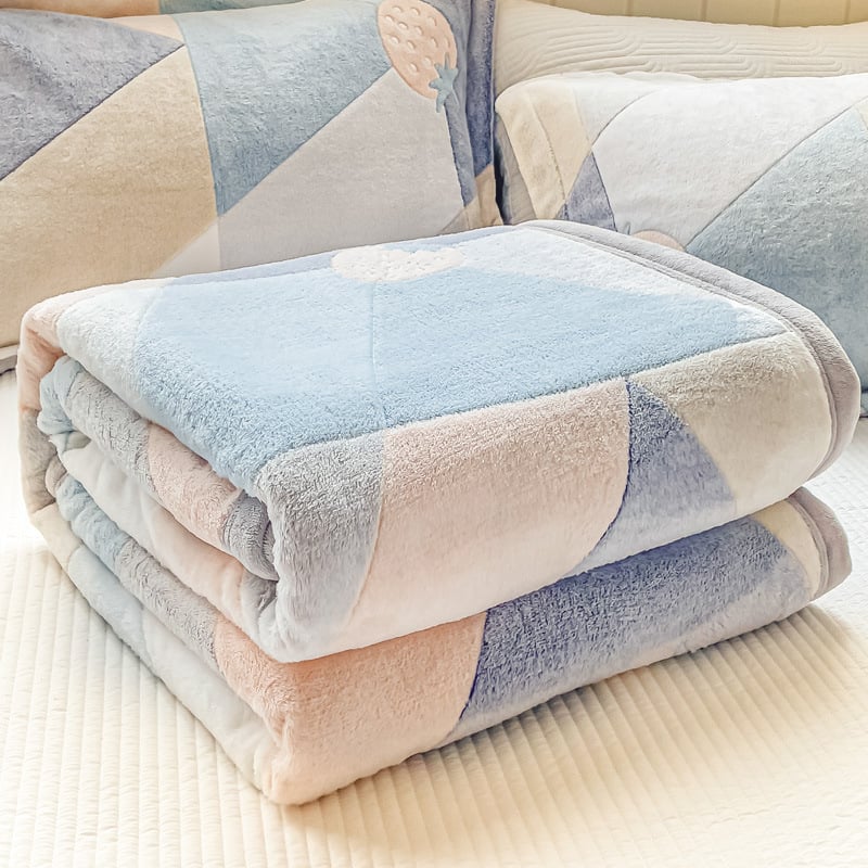 Talvine polüesterfliis tekk lumehelvestemotiividega: geomeetrilised, animatsiooni ja lillemustrid