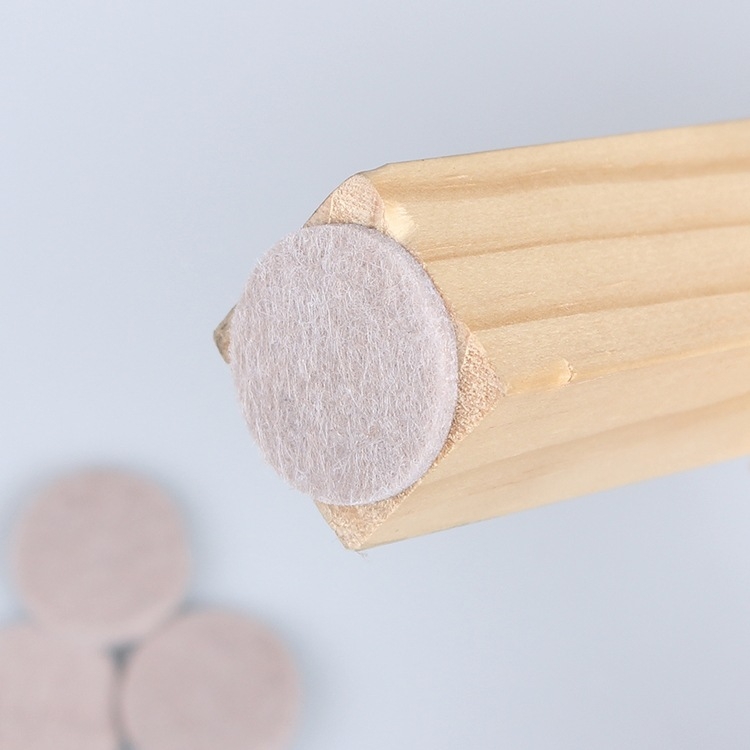 Filco stalo ir kėdės kojų padėkliukai – neslysta, tylūs, atsparūs dėvėjimuisi; Forma: Kvadratas; Raštas: 8834016; Stilius: Universalus