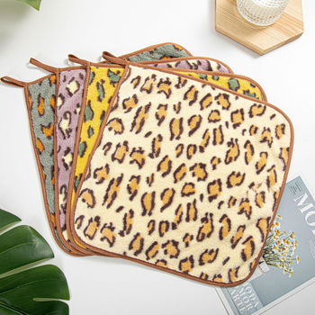 Leopardų spausdinimo koralinis fliso rankšluostis su pakabiniu dizainu, mažo svorio iki 100 g, 150D