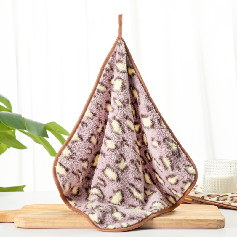 Leopardų spausdinimo koralinis fliso rankšluostis su pakabiniu dizainu, mažo svorio iki 100 g, 150D