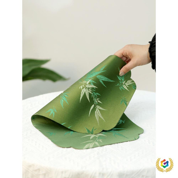 Dviejų pusių brokato arbatos kilimėlis – kvadratinės formos, atsparus aukštoms temperatūroms, rūmų stiliaus ir kinų stiliaus