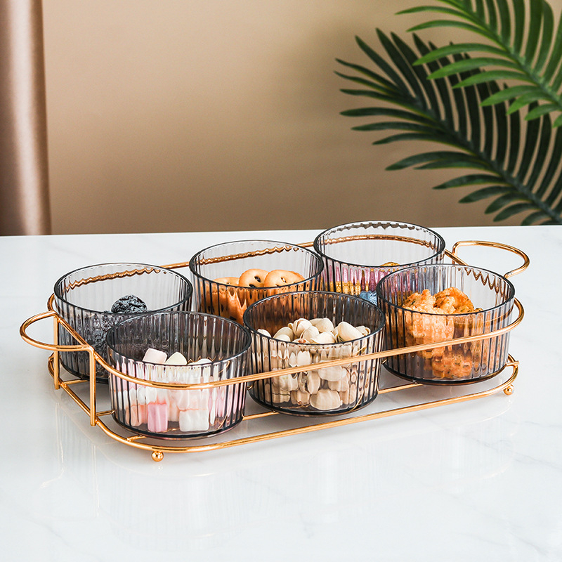 Europos stiliaus skaidrus akrilo vaisių padėklas su pertvaromis ir dangčiu, išleistas 2025