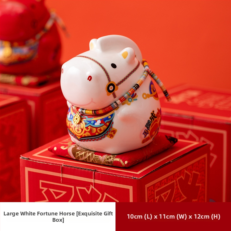Keraminė arklių metų maskotė su monetų dėže – dekoratyvinė figūrėlė, asmeninė spauda, įmonės dovana dėžutėje