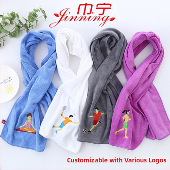 Sporto rankšluostis iš 80% poliamido pluošto, 110 g, greitas džiūvimas, drėgmės įsisavinimas 0–5 s, išsiūtas logotipas