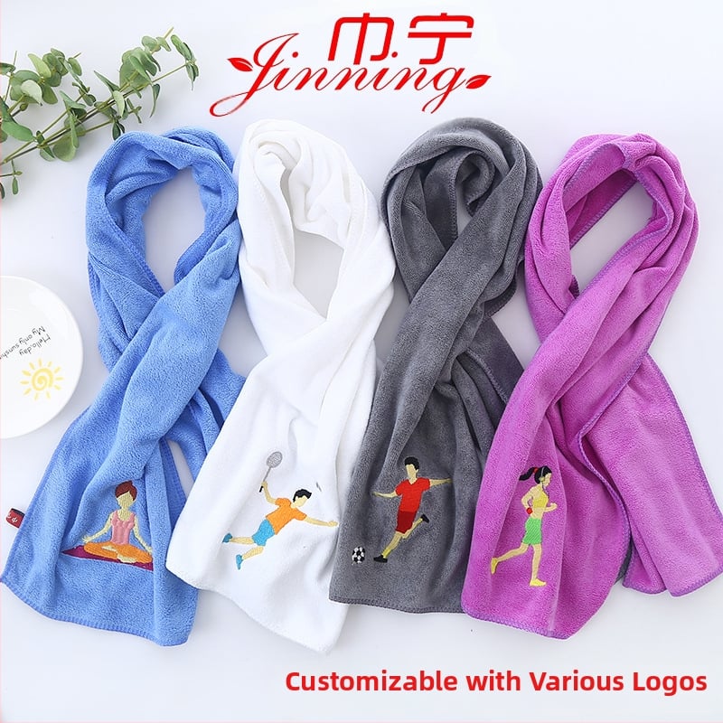 Sporto rankšluostis iš 80% poliamido pluošto, 110 g, greitas džiūvimas, drėgmės įsisavinimas 0–5 s, išsiūtas logotipas