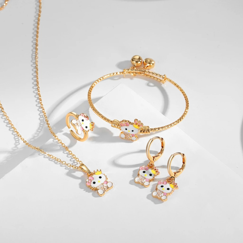 Vaikų vario su aukso dengimu juvelyrinių dirbinių rinkinys su drugelio ir kačiuko motyvais — karoliai, žiedas, auskarai, apyrankė, O formos grandinė (ruduo 2025)