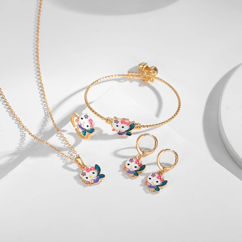 Vaikų vario su aukso dengimu juvelyrinių dirbinių rinkinys su drugelio ir kačiuko motyvais — karoliai, žiedas, auskarai, apyrankė, O formos grandinė (ruduo 2025)