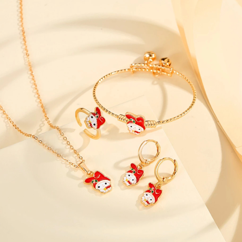 Vaikų vario su aukso dengimu juvelyrinių dirbinių rinkinys su drugelio ir kačiuko motyvais — karoliai, žiedas, auskarai, apyrankė, O formos grandinė (ruduo 2025)