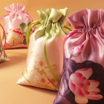 Sac de pânză cu șnur, broderie brocat, pentru săculețe de tămâie și mărgele budiste, ornament de atârnat (închidere cu șnur, broderie brocat, săculețe de tămâie, mărgele budiste)