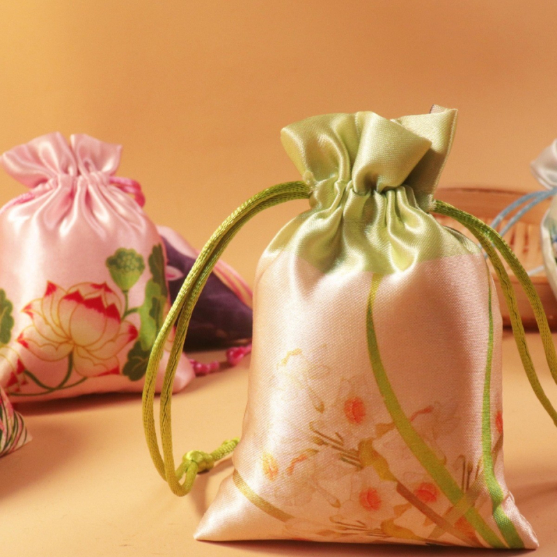 Sac de pânză cu șnur, broderie brocat, pentru săculețe de tămâie și mărgele budiste, ornament de atârnat (închidere cu șnur, broderie brocat, săculețe de tămâie, mărgele budiste)