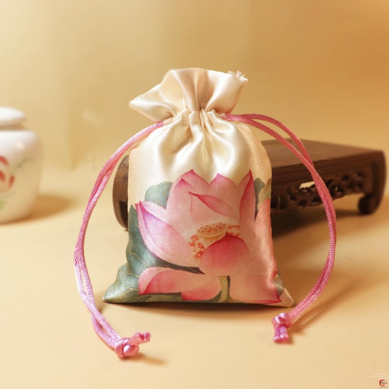 Sac de pânză cu șnur, broderie brocat, pentru săculețe de tămâie și mărgele budiste, ornament de atârnat (închidere cu șnur, broderie brocat, săculețe de tămâie, mărgele budiste)