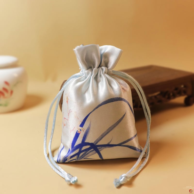 Sac de pânză cu șnur, broderie brocat, pentru săculețe de tămâie și mărgele budiste, ornament de atârnat (închidere cu șnur, broderie brocat, săculețe de tămâie, mărgele budiste)