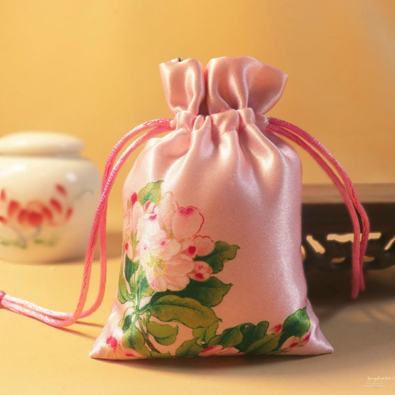 Sac de pânză cu șnur, broderie brocat, pentru săculețe de tămâie și mărgele budiste, ornament de atârnat (închidere cu șnur, broderie brocat, săculețe de tămâie, mărgele budiste)