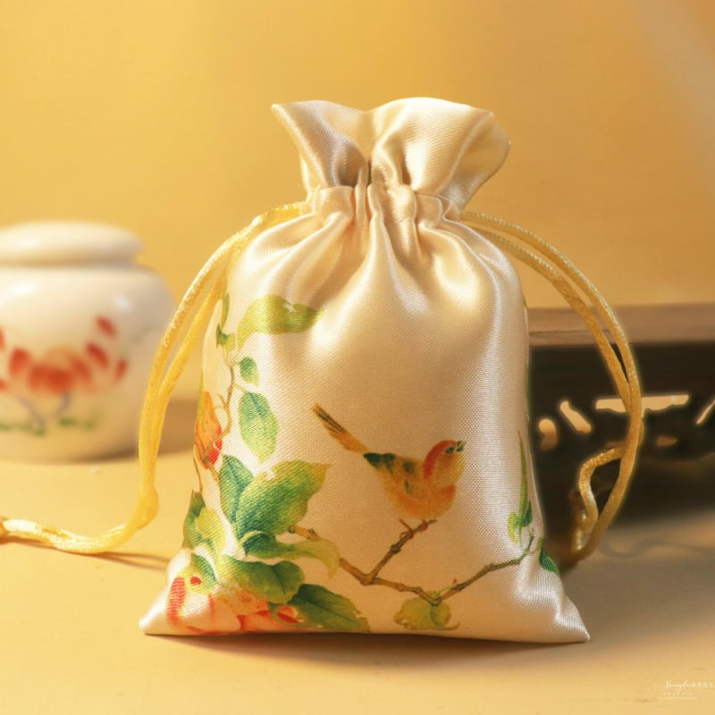 Sac de pânză cu șnur, broderie brocat, pentru săculețe de tămâie și mărgele budiste, ornament de atârnat (închidere cu șnur, broderie brocat, săculețe de tămâie, mărgele budiste)