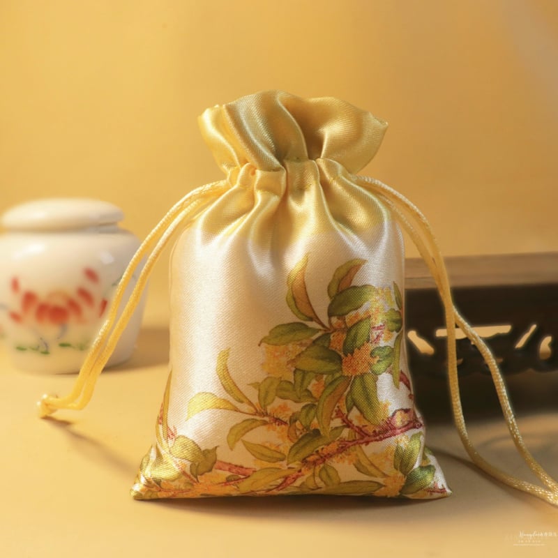 Sac de pânză cu șnur, broderie brocat, pentru săculețe de tămâie și mărgele budiste, ornament de atârnat (închidere cu șnur, broderie brocat, săculețe de tămâie, mărgele budiste)