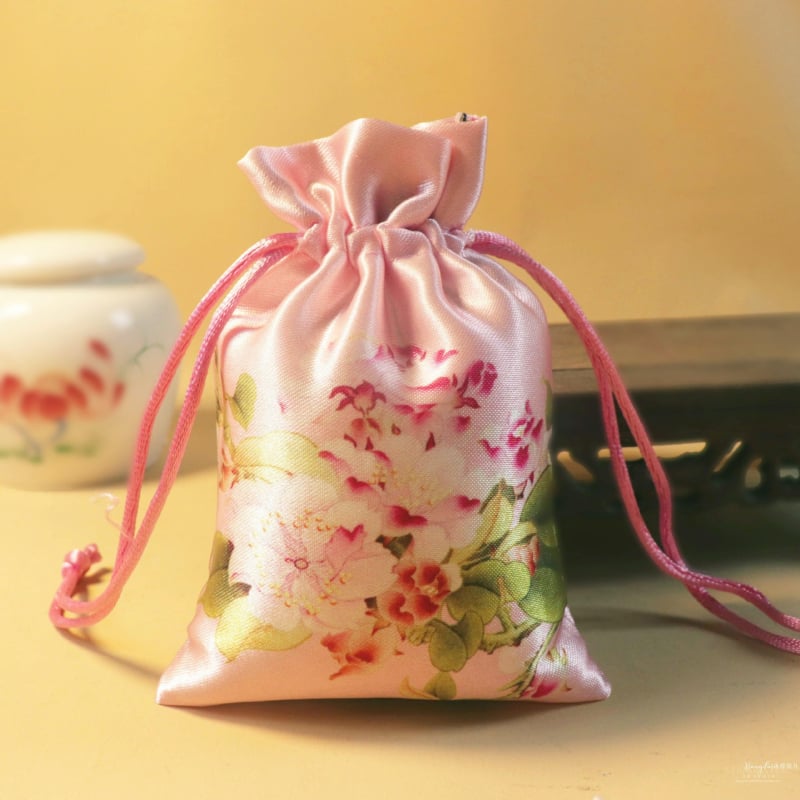 Sac de pânză cu șnur, broderie brocat, pentru săculețe de tămâie și mărgele budiste, ornament de atârnat (închidere cu șnur, broderie brocat, săculețe de tămâie, mărgele budiste)