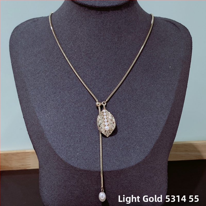 Moterų kaklo papuošalas iš vario, elektroplakatinės apdailos, pakabukas iš lydinio, klavikulinio tipo grandinė, širdies formos, mazgas ir geometrinis dizainas