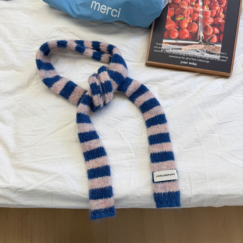 Dugi šal s jednostavnim tkanjem i Arctic velvet, održava toplinu zimi