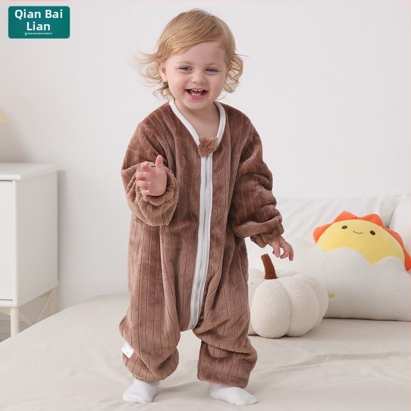 Kūdikio miego maišelis - velūro audinys, vidinė danga velūras, poliesterio užpildas, išsiuvinėtas raštas, žiemai