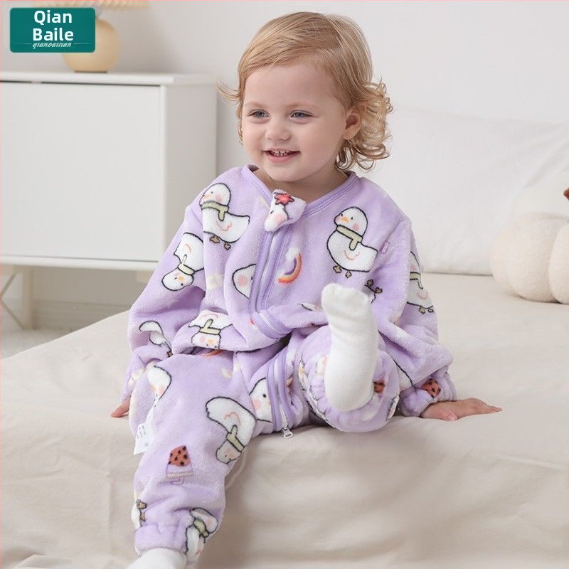 Kūdikio miego maišelis - velūro audinys, vidinė danga velūras, poliesterio užpildas, išsiuvinėtas raštas, žiemai