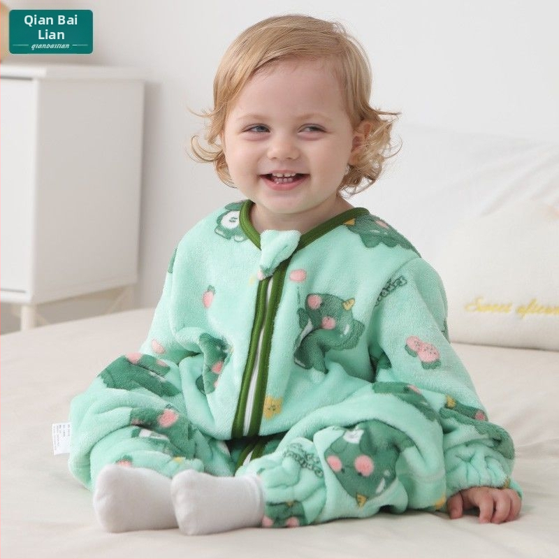 Kūdikio miego maišelis - velūro audinys, vidinė danga velūras, poliesterio užpildas, išsiuvinėtas raštas, žiemai